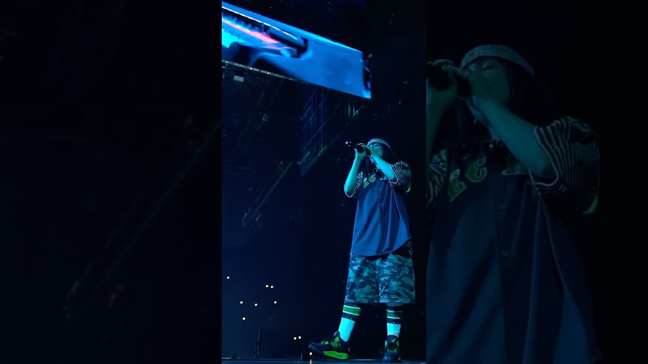 Billie performing “ocean eyes” in Los Angeles