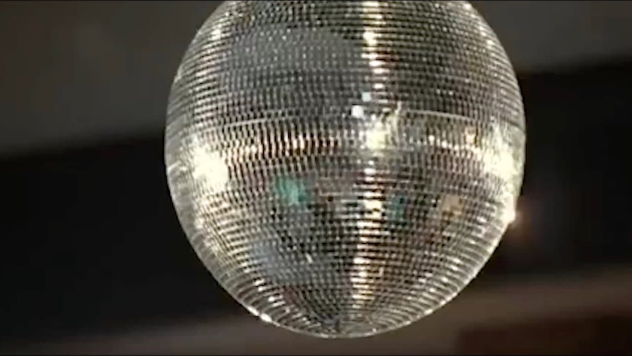 Justin Bieber & Ariana Grande - Stuck with U (Prom Scenes)