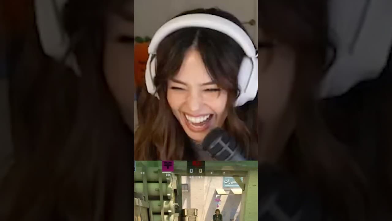 Rae Checks Out Mid Round 🤣