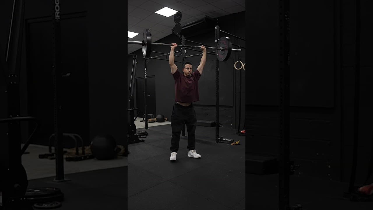 What happened to her leg ?? 😱😱