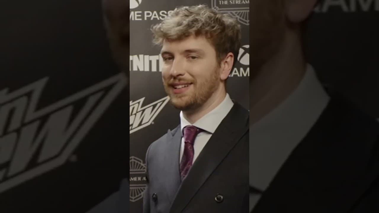 fanfan can't stop looking