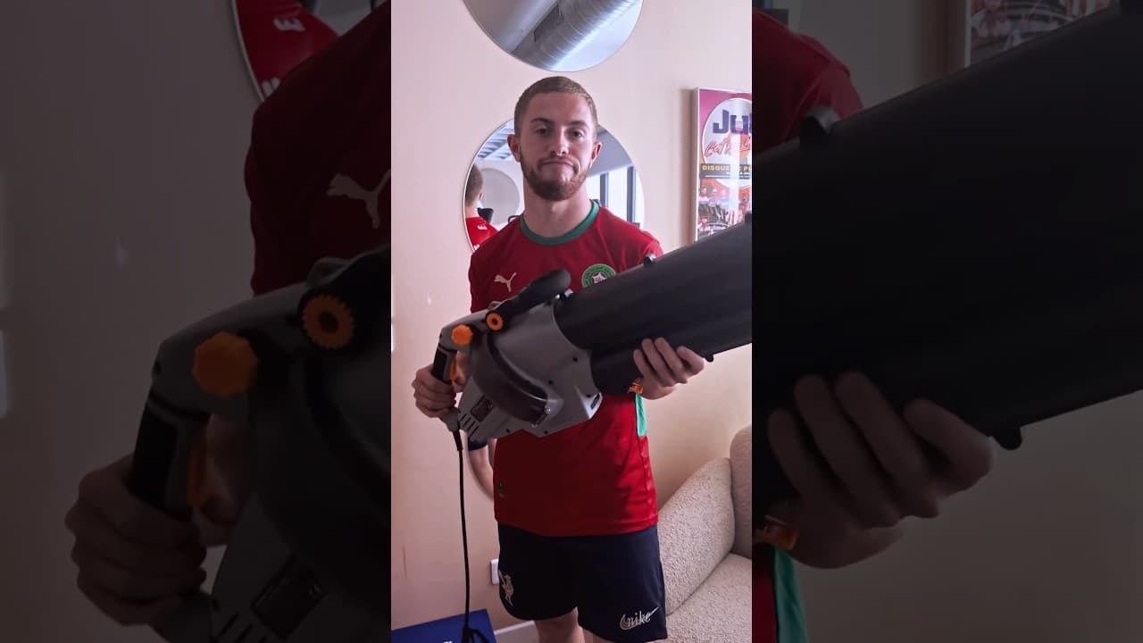 Michou réagit aux objets insolites du voisin 😱 #michou #fyp #humour #comedy #story #viral