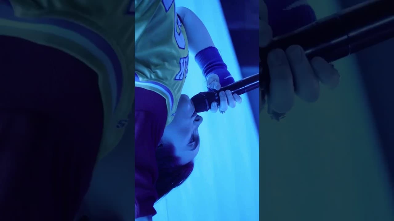 Billie performing “ilomilo” at Reading & Leeds.