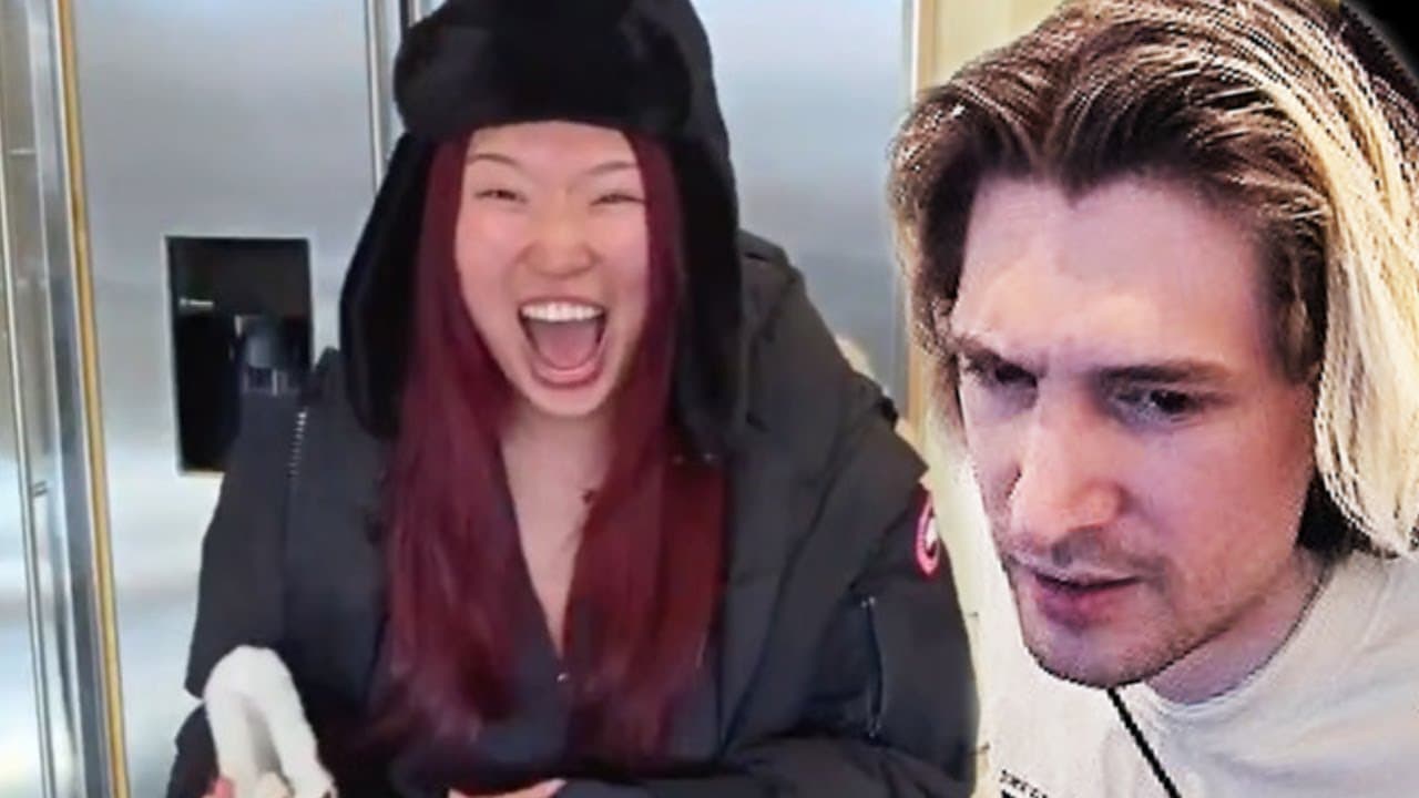 Nina Lin Shoplifts Live on Stream